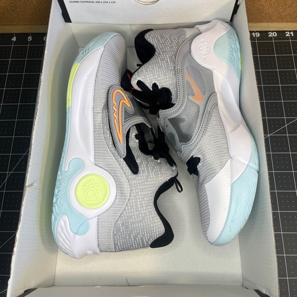 Nike
Kevin Durant
‘Trey 5 x’ - Picture 11 of 11